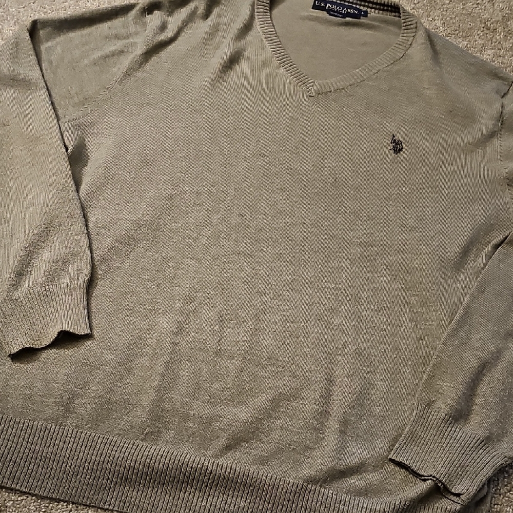 🟠H5🔹️U.S. Polo Assn. Men's V-Neck Sweater - Gray